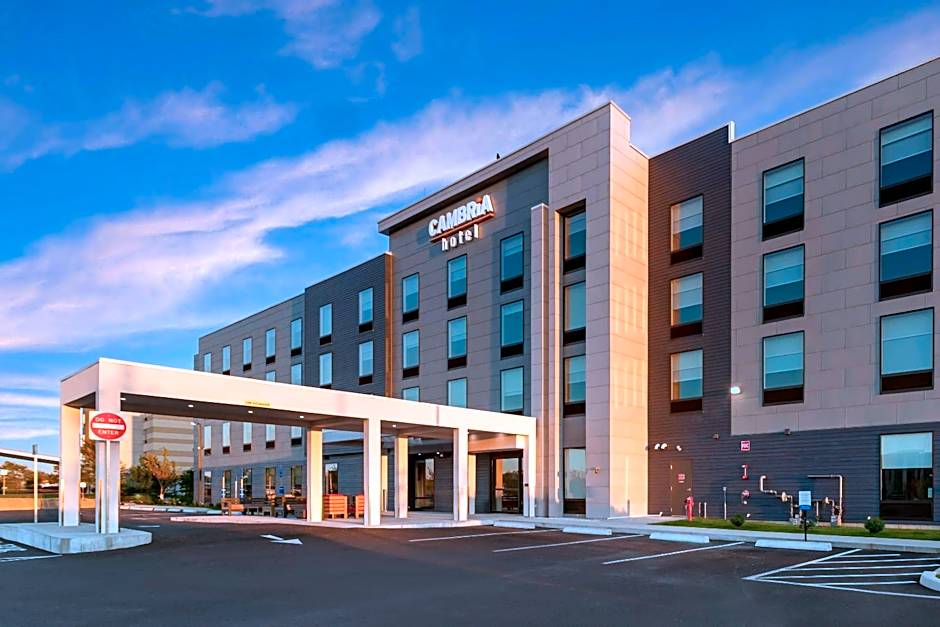 Cambria Hotel & Suites Plymouth