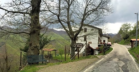 Albergo Ristorante La Selva