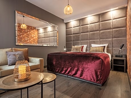 Art Grand Suite with Hydromassage Bathtub