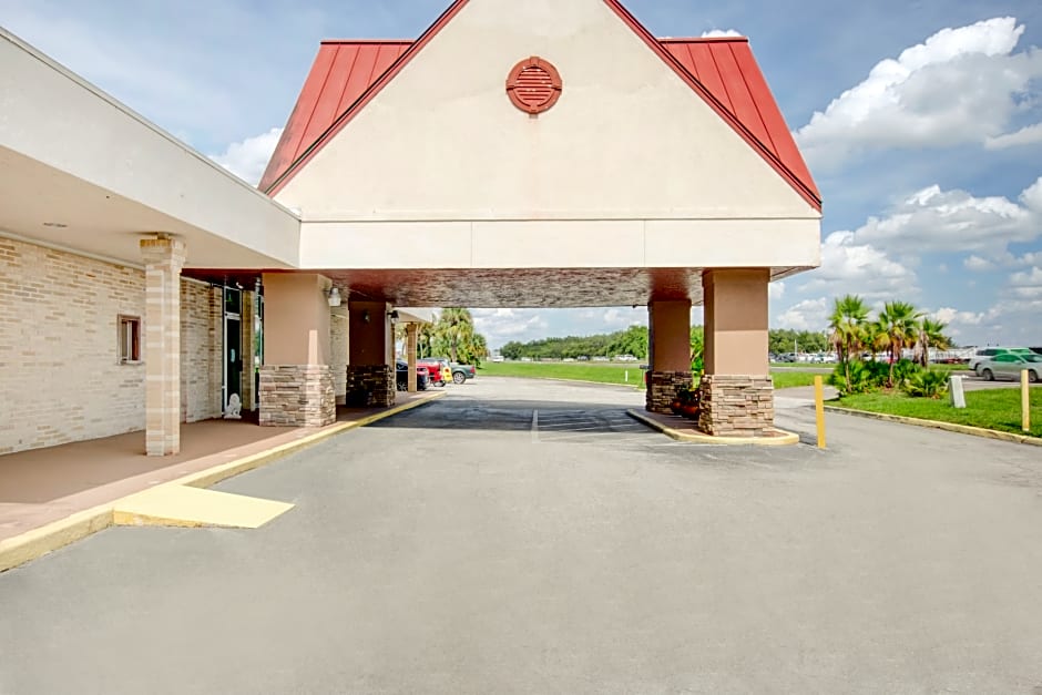 OYO Hotel Dundee By Crystal Lake