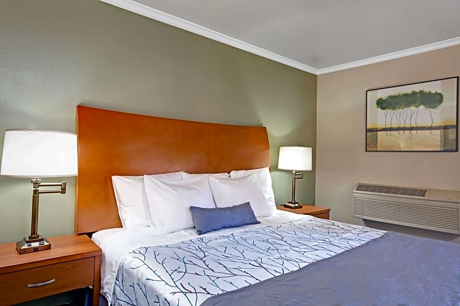 Days Inn by Wyndham San Jose Convention Center