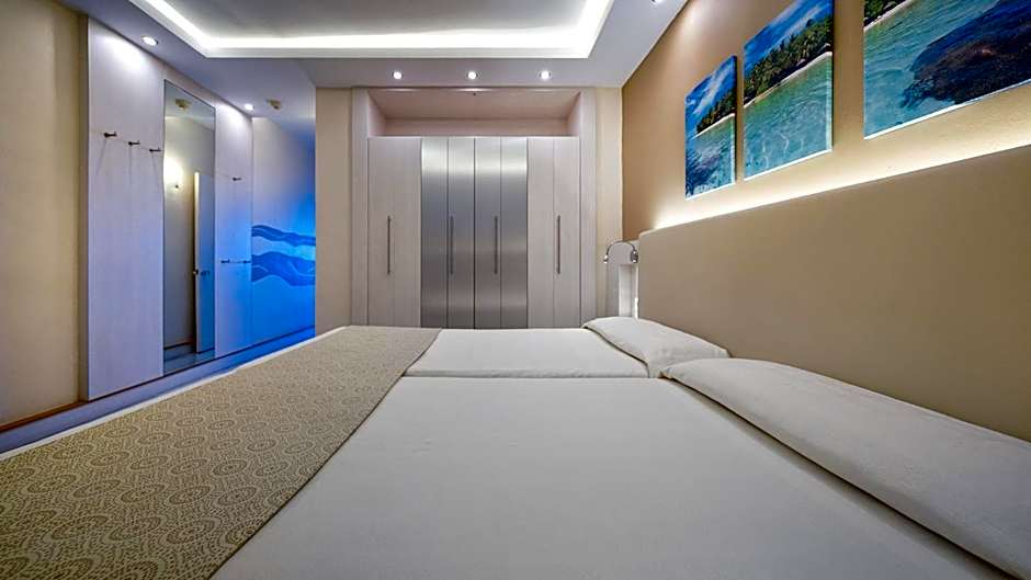 Photo 1 of 6 of Double Room