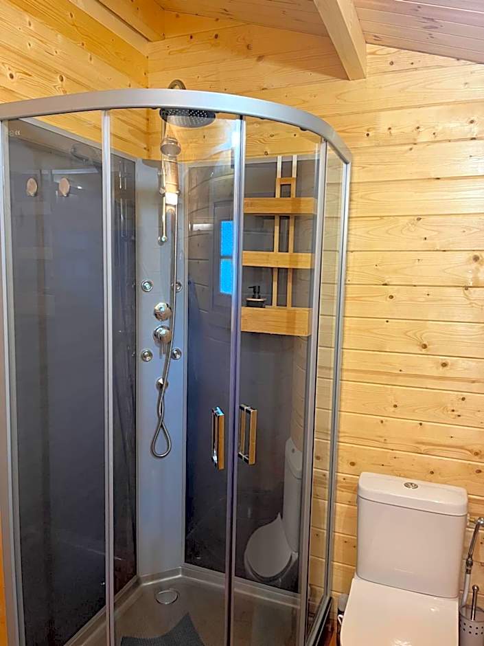 Les Chalets de Marie 974- Jacuzzi SPA privatif dans le chalet , sans vis à vis , vue mer
