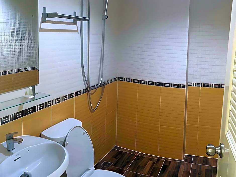 Sea Land View Apartment @ Sriracha