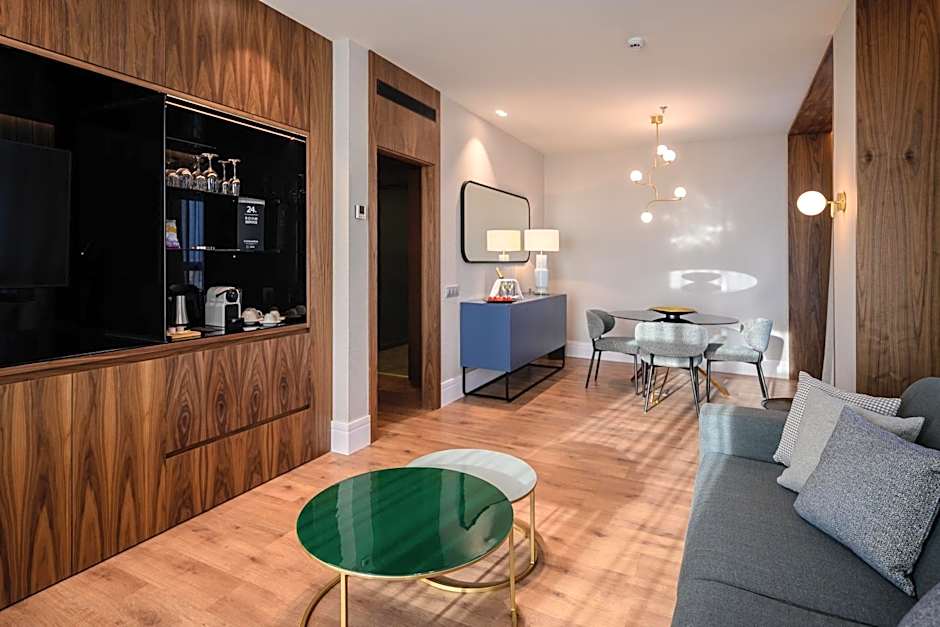 Catalonia Barcelona Plaza