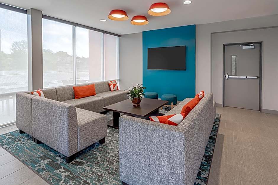 Avid Hotels Milwaukee West Waukesha By IHG