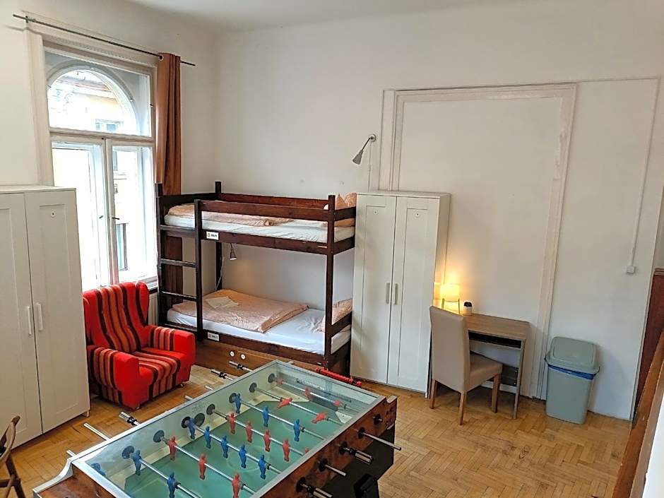 GoodMo Budapest Smart Rooms