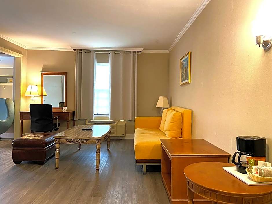 Ramada by Wyndham Los Angeles/Wilshire Center