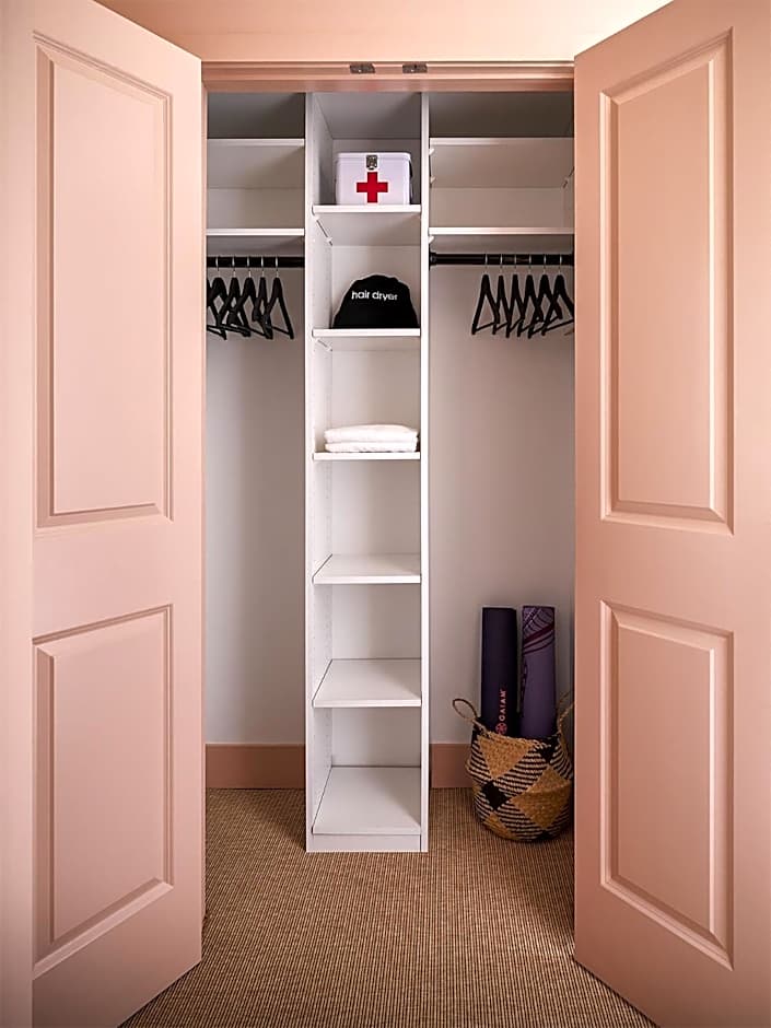 The Neighborhood Hotel New Buffalo