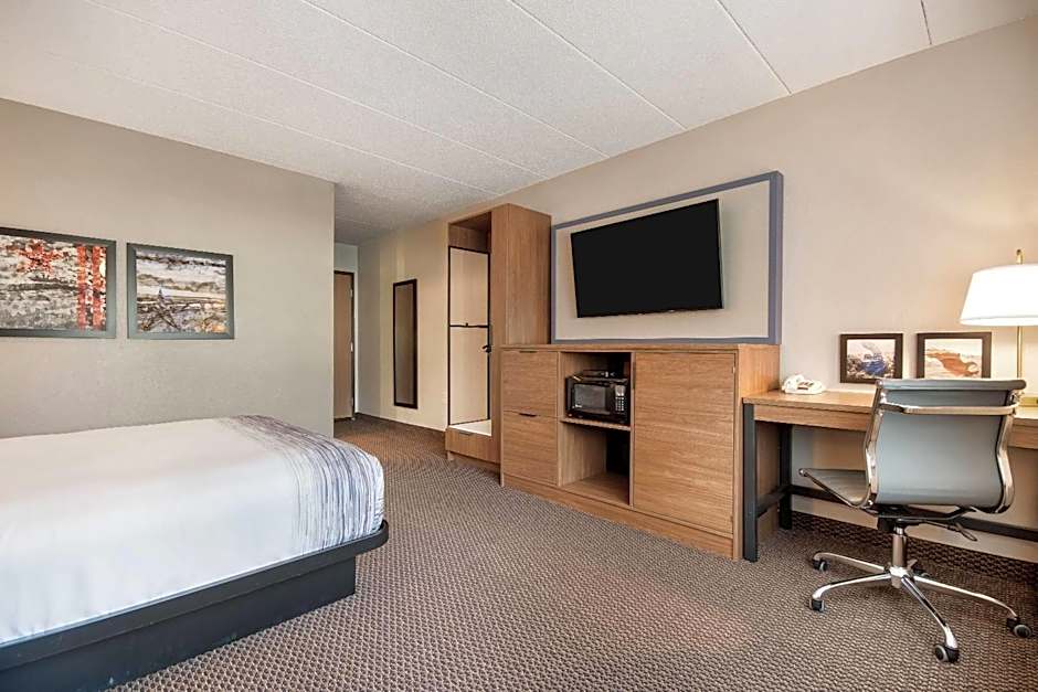 AmericInn by Wyndham St. Peter