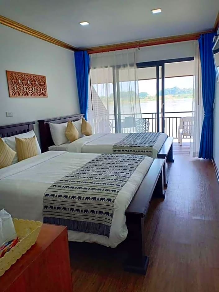 Riverside Chiangkhan