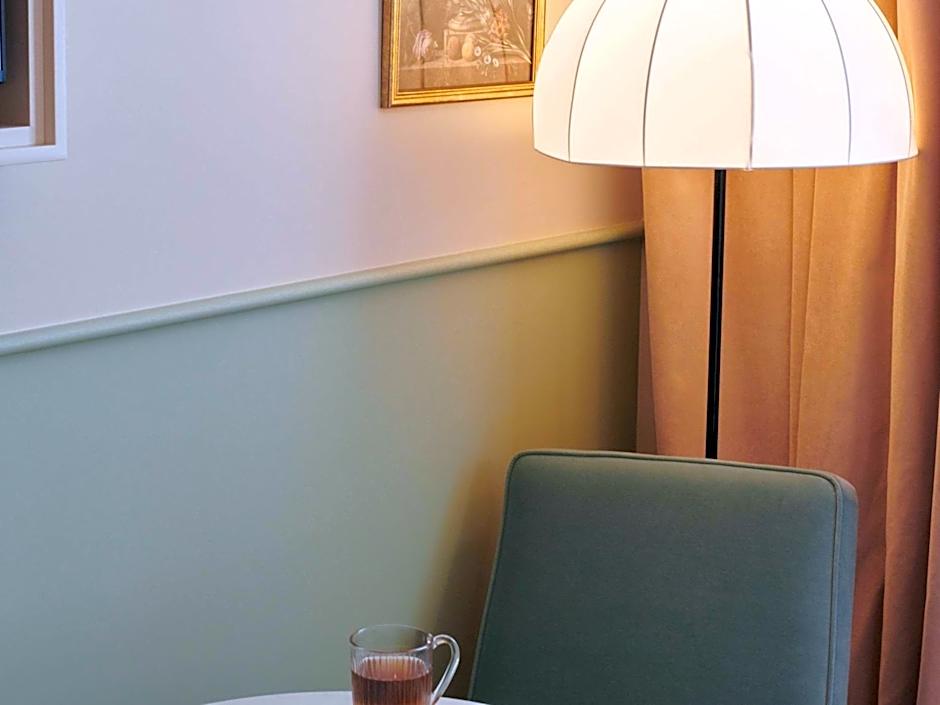 Square Lodge Hotel La Roche sur Yon - Handwritten Collection