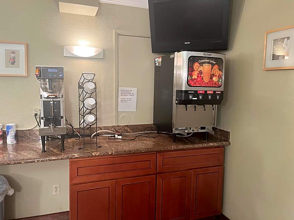 Western Inn Lakewood