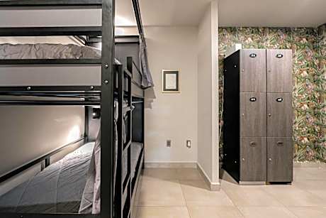 Bunk Bed in Mixed Dormitory Room