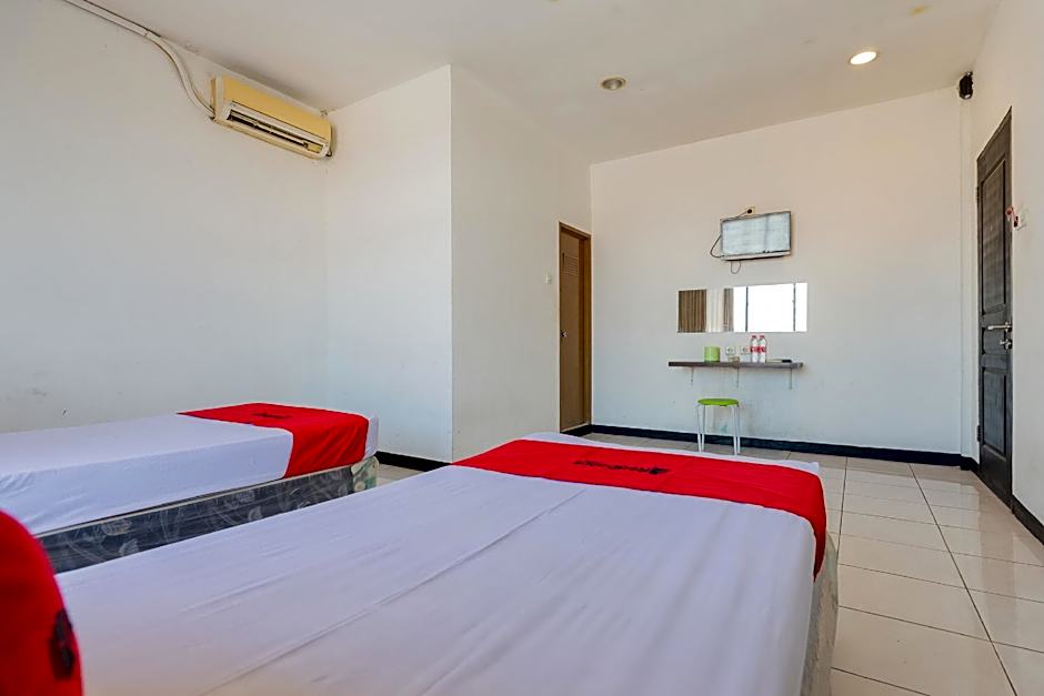 RedDoorz @ Sparkling Hotel near Stasiun Gubeng Surabaya