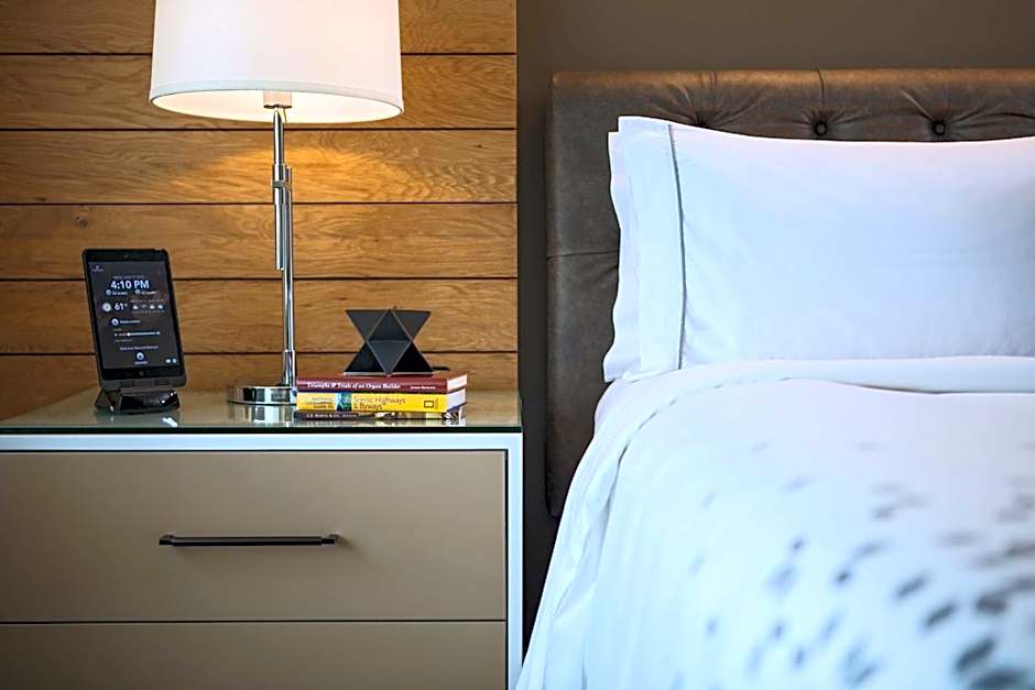 Renaissance by Marriott Allentown Hotel