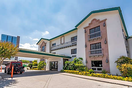 Quinta Dorada Hotel & Suites