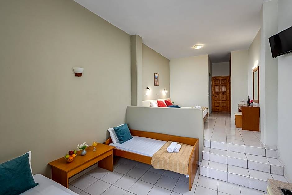 Bayside Hotel Katsaras