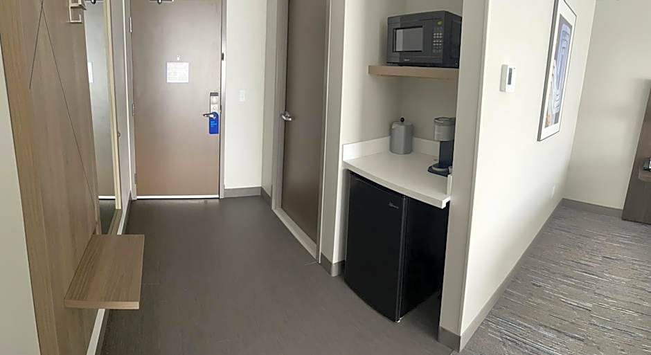 Holiday Inn Express & Suites Muskegon - Grand Haven By IHG