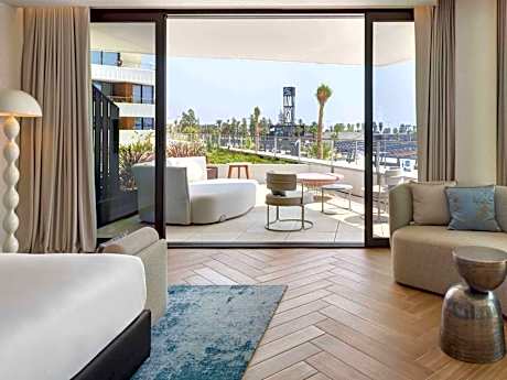 Euphoria King Studio Suite with Marina View