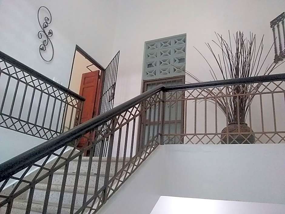 Hotel Class Colonial