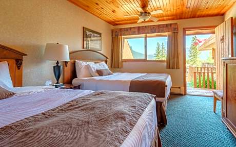 Queen Room with Two Queen Beds - Mountain View