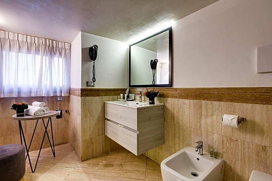 Piazza Farnese Luxury Suites