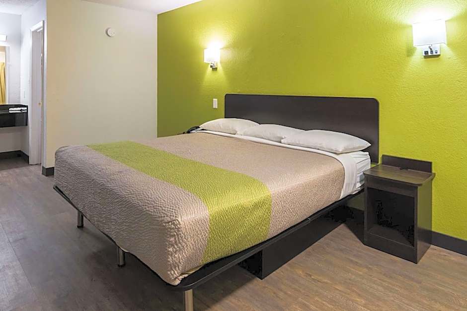 Motel 6 Irving - Loop 12