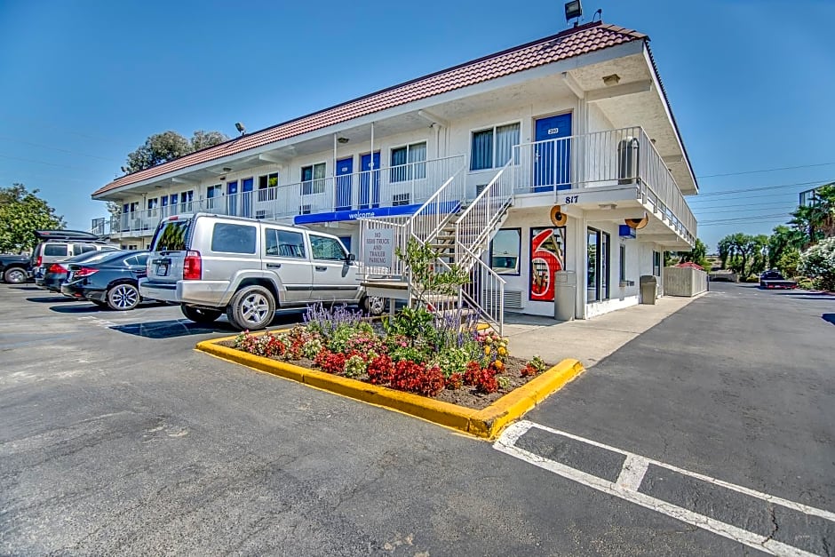 Motel 6-Stockton, CA - Charter Way West