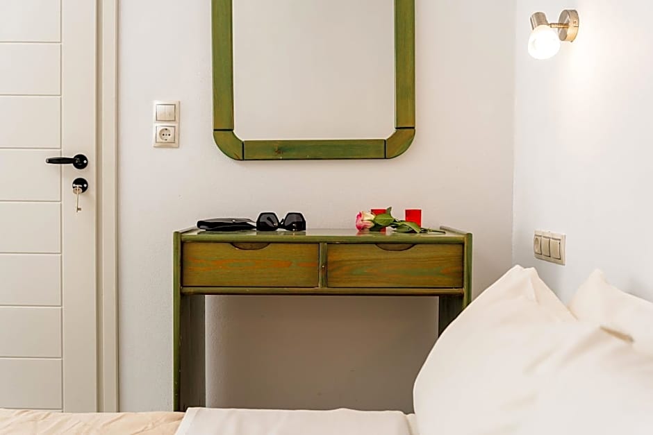 Eclipse Studios Naxos