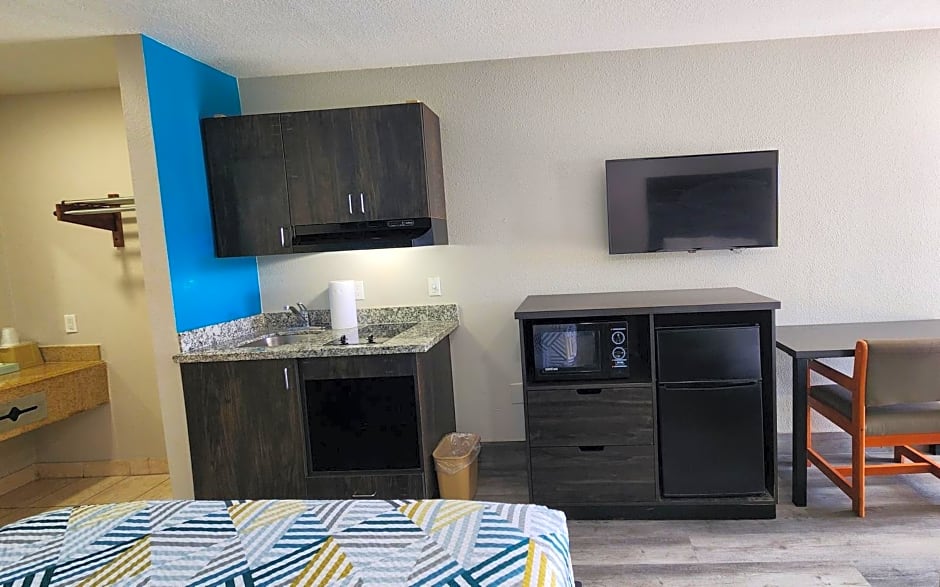 Scottish Inn & Suites