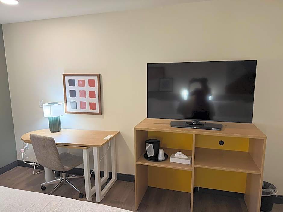 Spark by Hilton Freeport