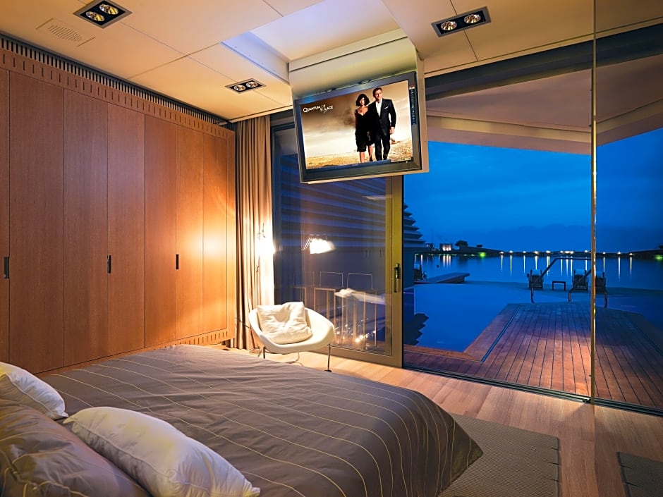 Elounda Beach Hotel & Villas, a Member of the Leading Hotels of the Wo