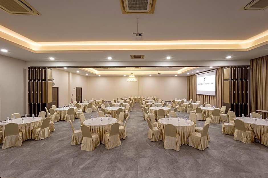 Tropicana Hotel (SHA Extra Plus)