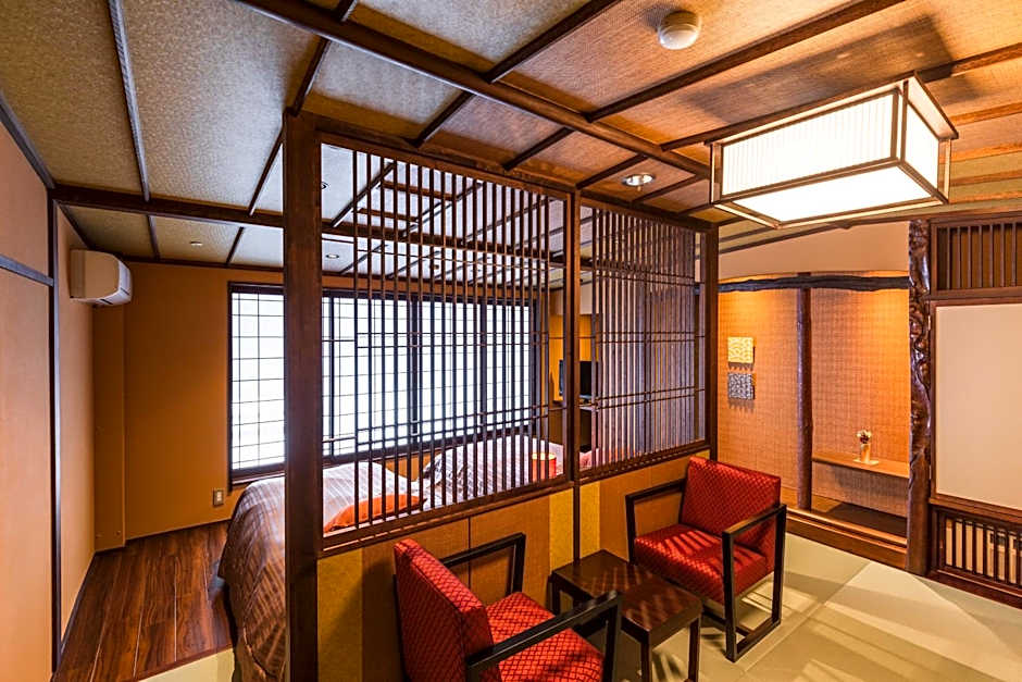 Tsuta Onsen Ryokan