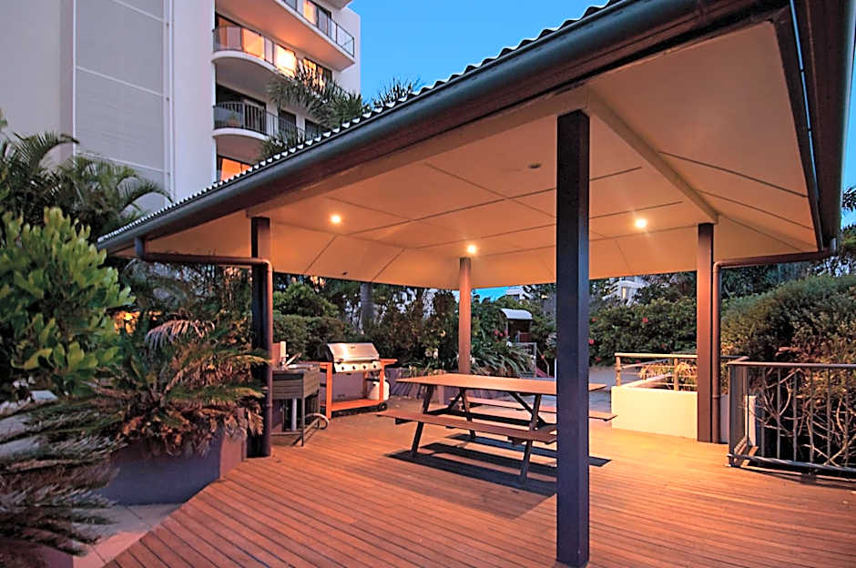 Meridian Alex Beach Apartments