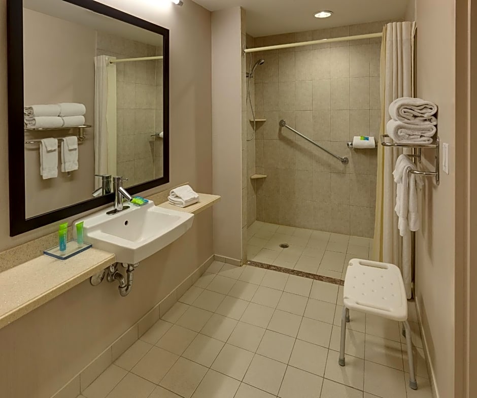 Niagara Fallsview Hotel & Suites By IHG