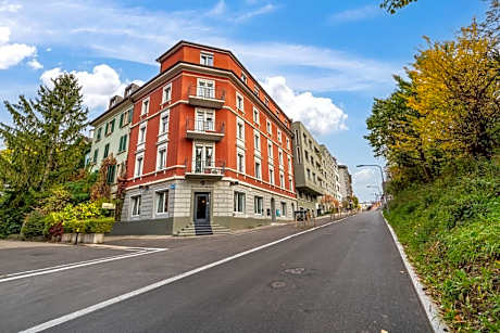 Delta City Hotels - Self check-in