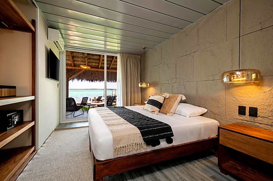 Casa Aakal Lagoon Front