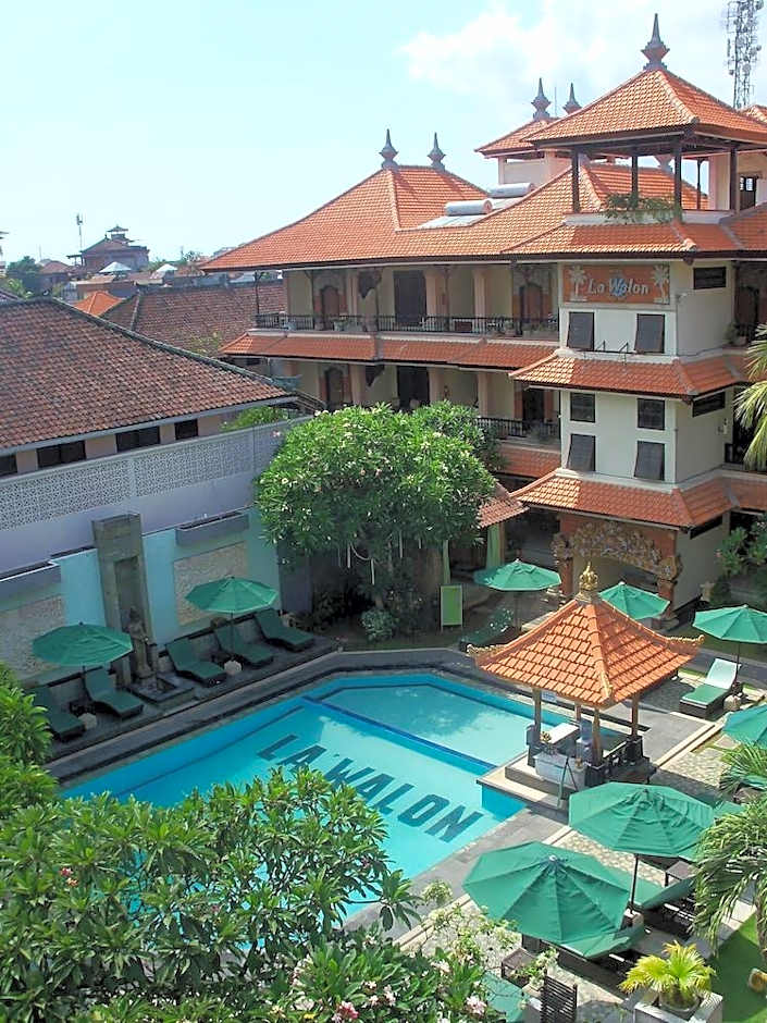La Inn Hotel