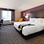 La Quinta Inn & Suites by Wyndham Detroit Utica