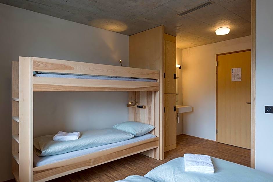 Saanen Gstaad Youth Hostel