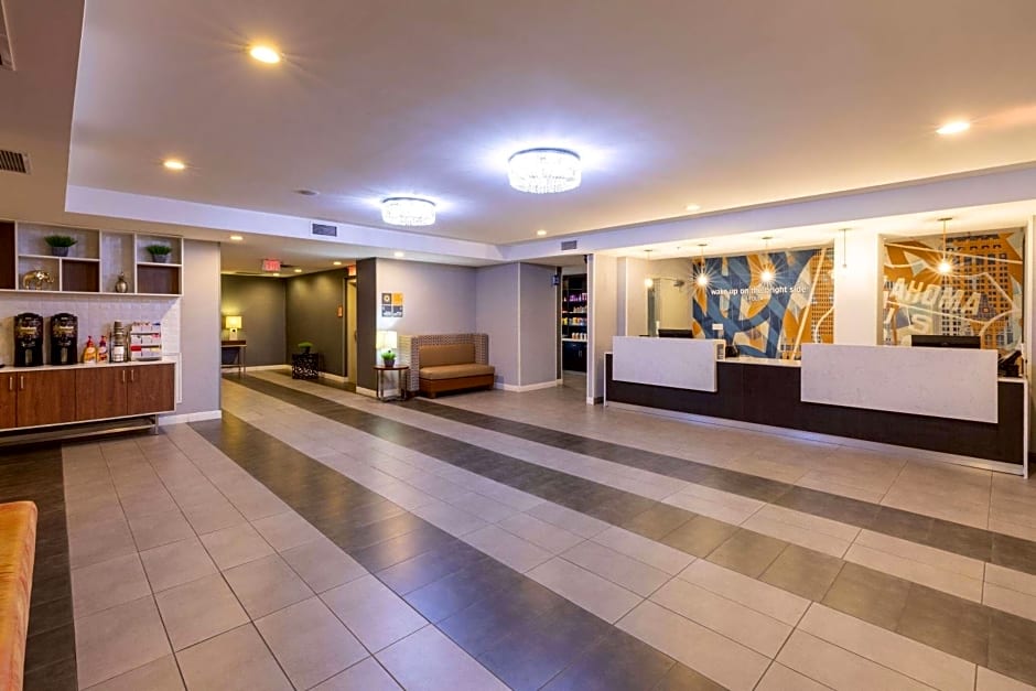 La Quinta Inn & Suites by Wyndham Tulsa Downtown - Route 66