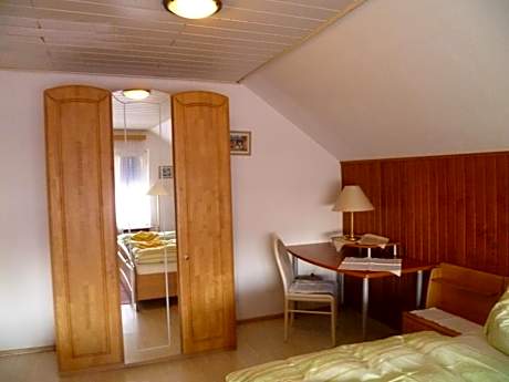 Family Room (4 Adults)