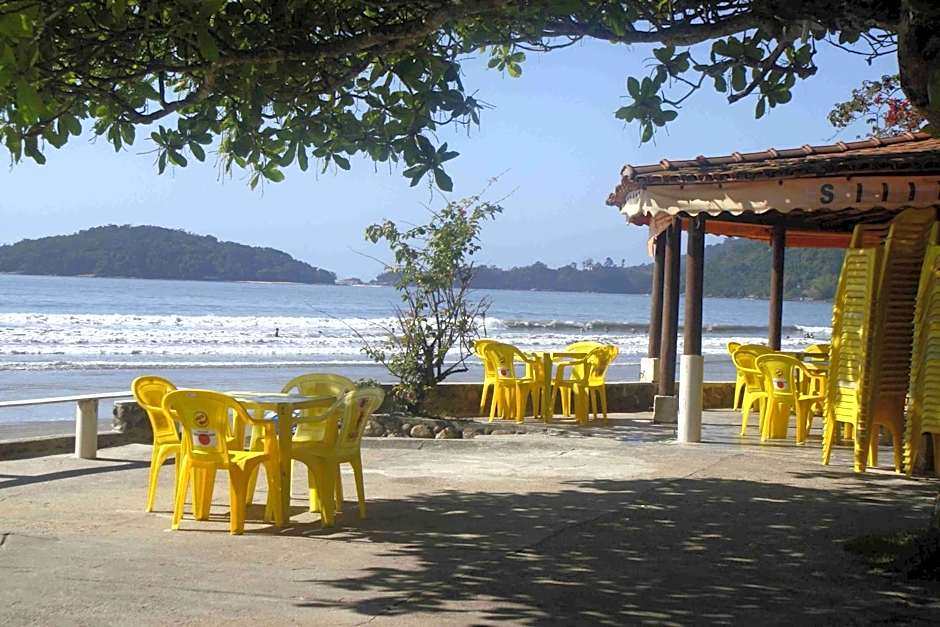 Casas em Condomínio próximo da praia com 2 dormitórios, churrasqueira e 3 vagas de garagem