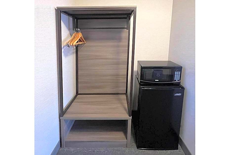 North Vancouver Hotel
