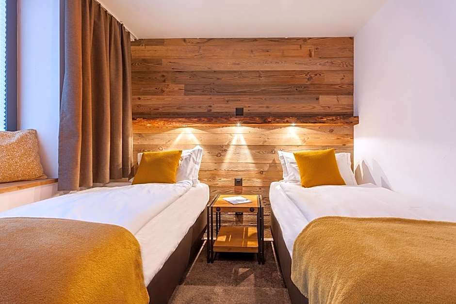 22 Summits Apartments