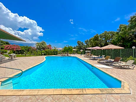 Amazona Apartments and Studios