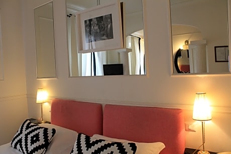 classic twin room