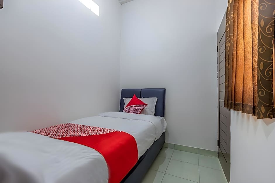 Super OYO 1487 Residence Khoe